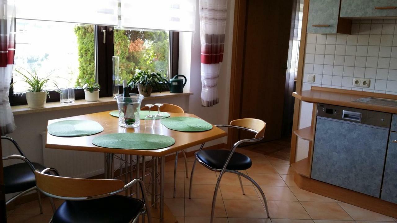 Ferienwohnung Saarblick Ockfen エクステリア 写真